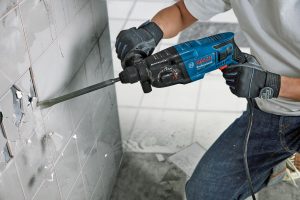 Bosch PRO Hammer Drill GBH 2-21 (SDS plus, incl. Keyless Chuck with SDS plus Adapter, Auxiliary Handle, Cloth, Depth Stop, Carry Case)