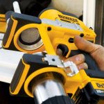 DeWalt DCGG571M1-GB 18V XR Cordless Grease Gun incl. 1x 4.0Ah Battery