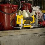 DeWalt DCGG571M1-GB 18V XR Cordless Grease Gun incl. 1x 4.0Ah Battery