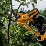 DeWalt DCMPP568P1 18V XR Cordless 38mm Pruner incl. 1x 5.0Ah Battery