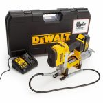 DeWalt DCGG571M1-GB 18V XR Cordless Grease Gun incl. 1x 4.0Ah Battery